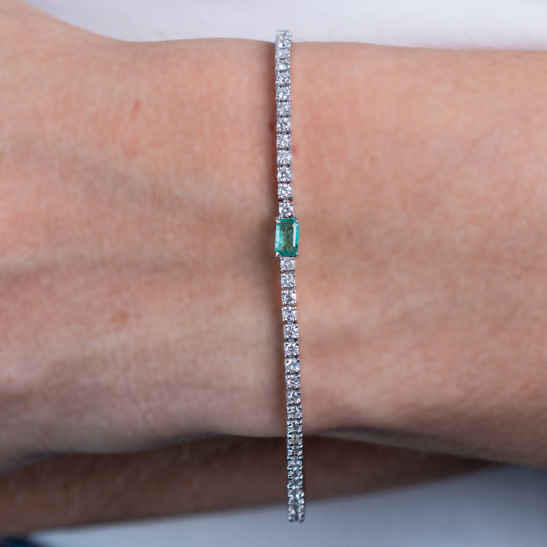 Tennis Bracelet With Emerald Stone