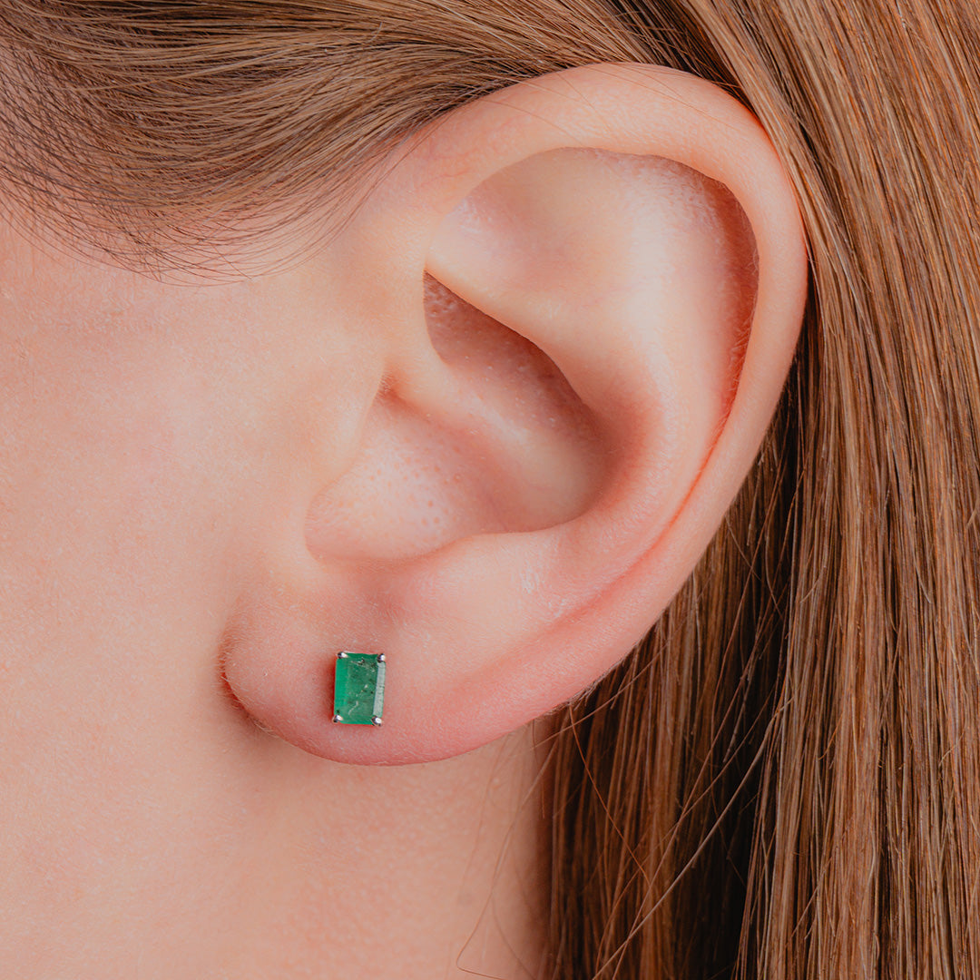 Emerald Studs 14KW